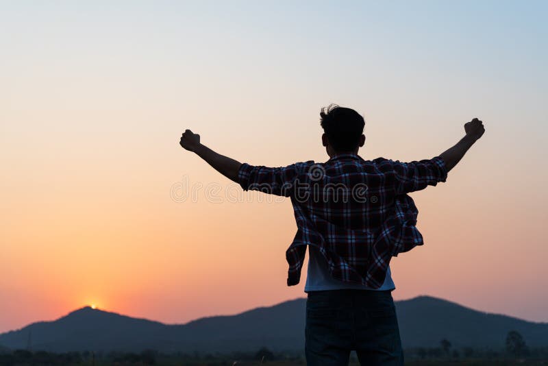 हम जिएँ न जिएँ दोस्त